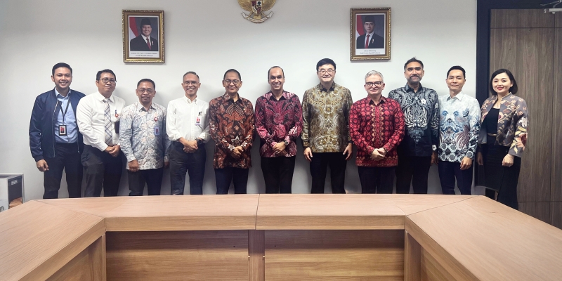 Top Management Prudential plc bertemu dengan Kepala Eksekutif Pengawas Asuransi, Penjaminan, dan Dana Pensiun OJK, Ogi Prastomiyono dan Deputi Komisioner Pengawasan Asuransi, Penjaminan, dan Dana Pensiun OJK, Iwan Pasila (Foto: Prudensial)