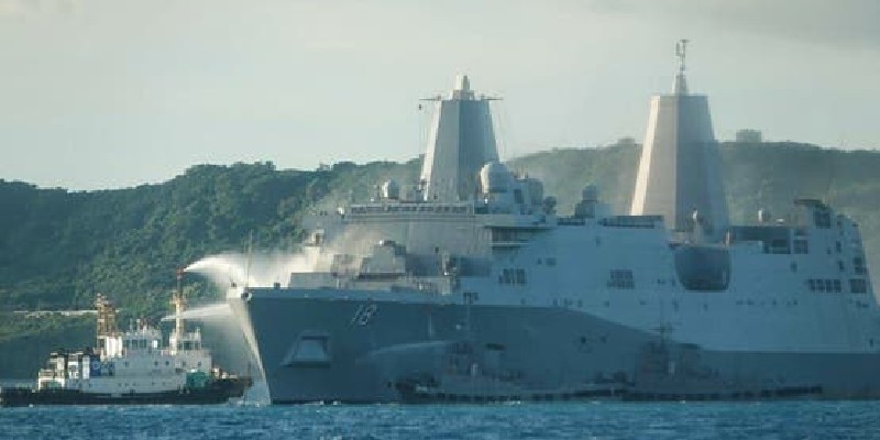 Kapal Perang AS Terbakar 12 Jam di Lepas Pantai Okinawa