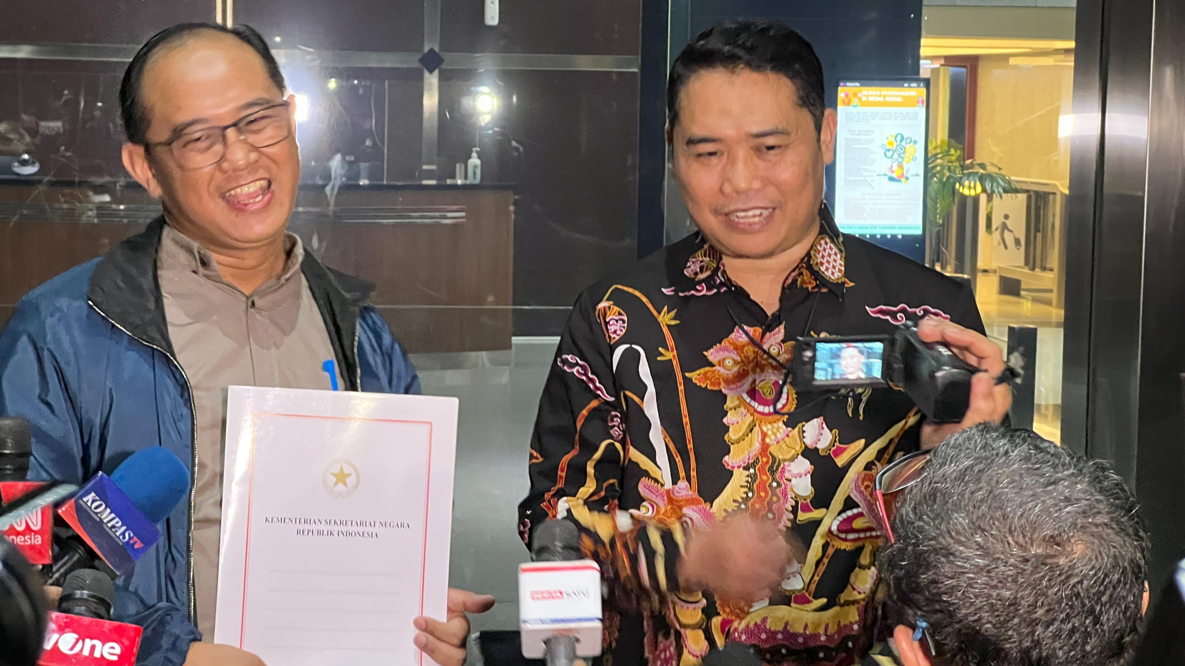 Menteri Supratman Antar Keppres Abolisi Tom Lembong ke Jaksa Agung