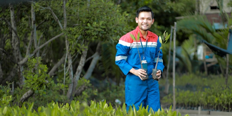 Pertamina dan KKP Kembangkan Kawasan Mangrove Nasional Kamal Muara