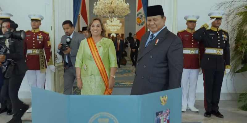 Prabowo Anugerahkan Bintang Adipurna ke Presiden Peru Dina Boluarte