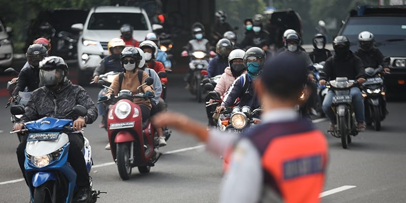 Penempatan Petugas Kunci Urai Macet di TB Simatupang