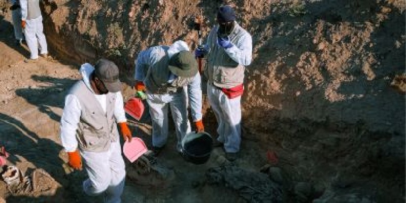 Irak Gali Kuburan Massal Peninggalan ISIS