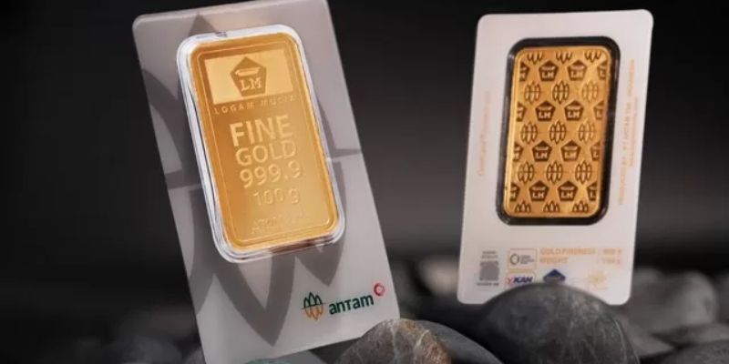 Harga Emas Antam Turun, Termurah Rp1,02 Jutaan!