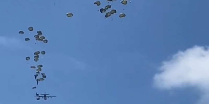 Satgas Garuda Merah Putih II Lepas Bantuan untuk Gaza Via Udara