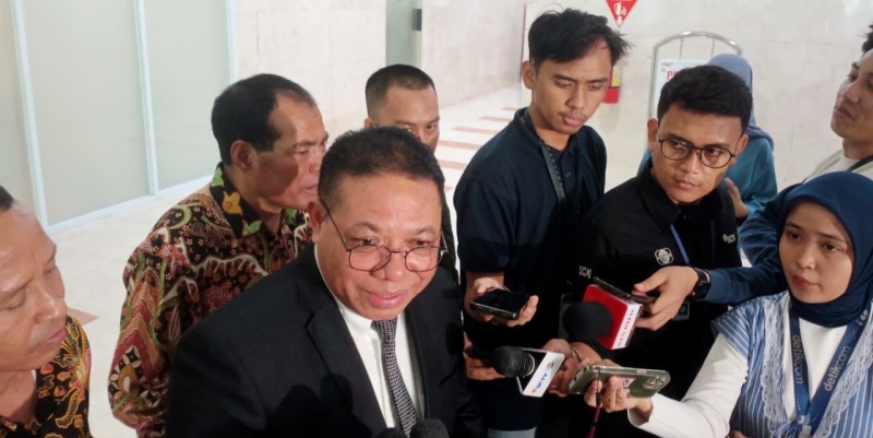 Inosentius Ngaku Biasa Saja Dapat Pesan Tak Hantam DPR