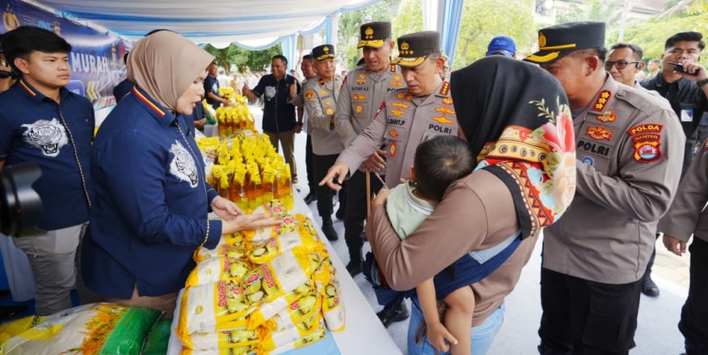 Kapolri Kawal GPM Polda Banten Distribusikan Beras 27 Ton ke Warga