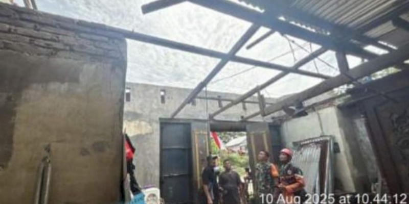 Belasan Rumah di Medan Rusak Diterjang Puting Beliung