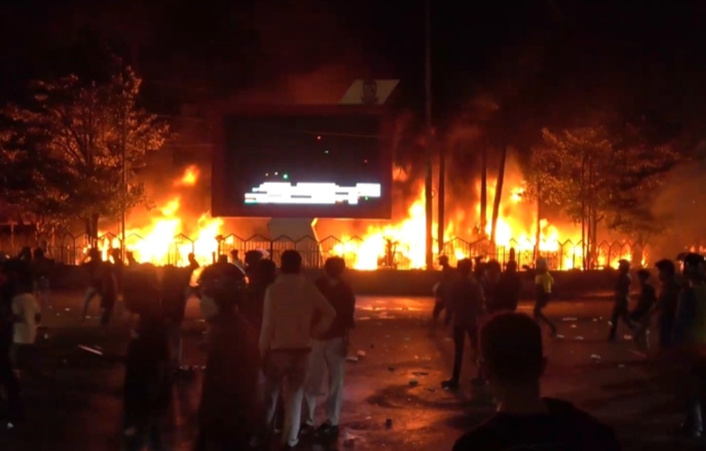 DPRD Makassar Dibakar Massa, Tiga Orang Tewas