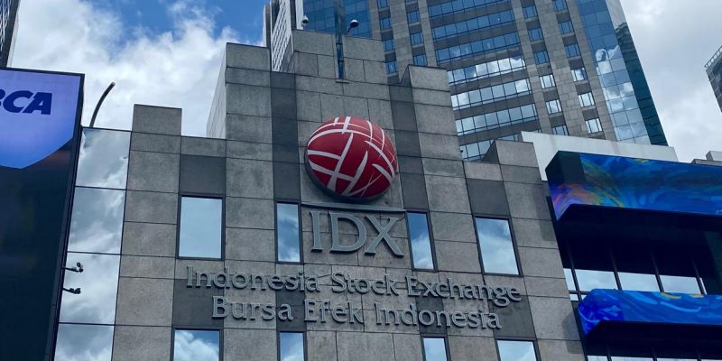 IHSG Dibuka ke Zona Hijau 7.906, Rupiah Tertekan