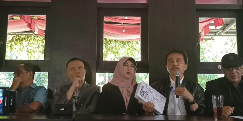 Roy Suryo Cs Luncurkan Buku Jokowi White Paper Setebal 700 Halaman