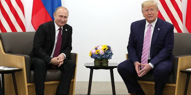 Jelang Pertemuan Alaska, Trump Sebut Rusia Tangguh dan Suka Berperang