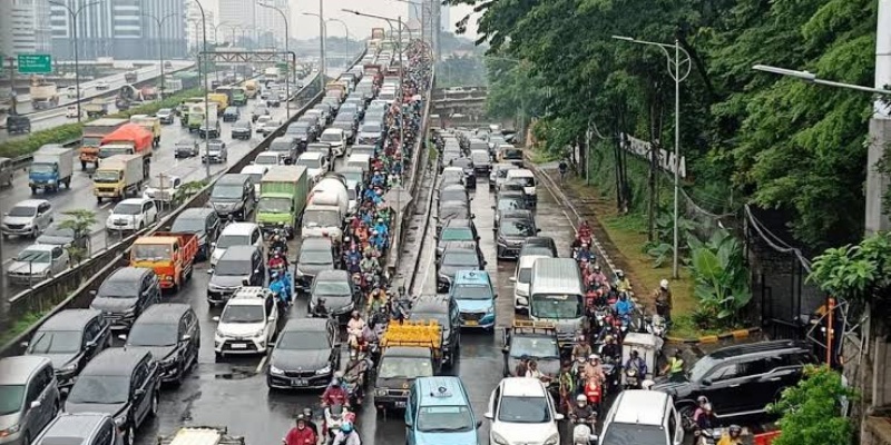 Pramono Perintahkan Jajaran Atasi Kemacetan Horor di TB Simatupang
