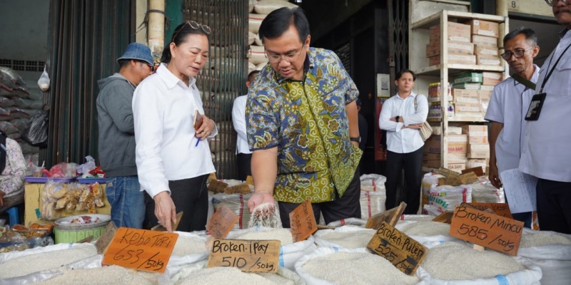 Omzet Pedagang Merosot Imbas Polemik Beras Oplosan
