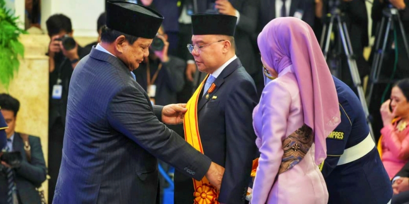 Presiden Prabowo Beri Bintang Republik Indonesia untuk Sufmi Dasco