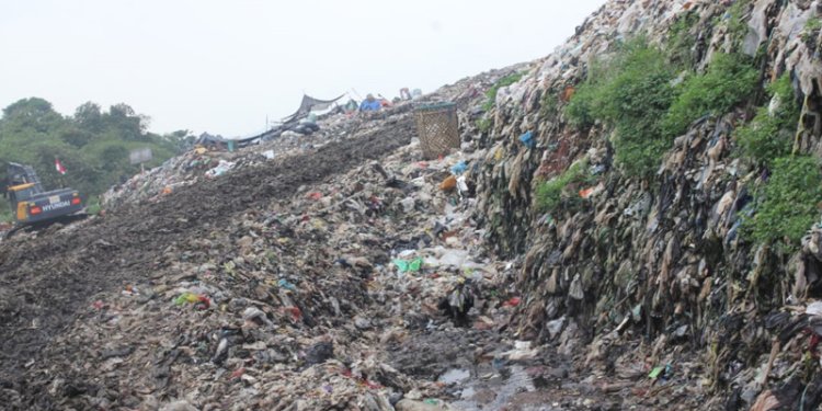 TPA Galuga Bogor Longsor, Operator Alat Berat Tewas Tertimbun