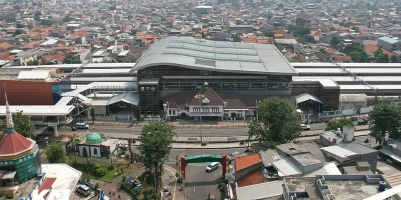 KAI Berlakukan Berhenti Luar Biasa, Naik-Turun di Stasiun Jatinegara