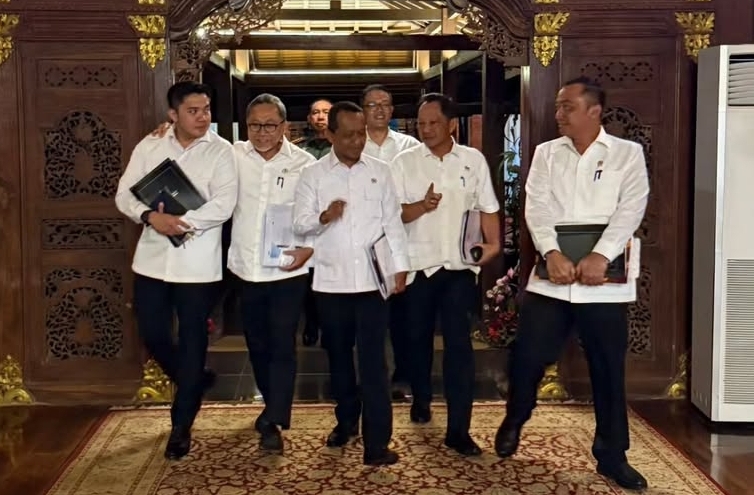 Prabowo Rapat Empat Jam Bareng Menteri dan Jaksa Agung, Bahas Apa?