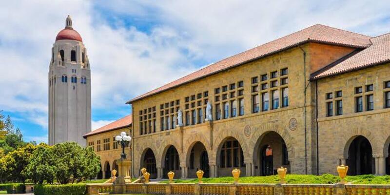 Stanford Pecat 360 Karyawan Imbas Pemangkasan Anggaran Trump
