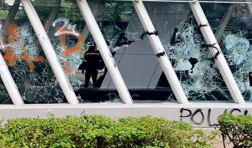 Rusak Parah, Stasiun MRT Istora Mandiri Ditutup