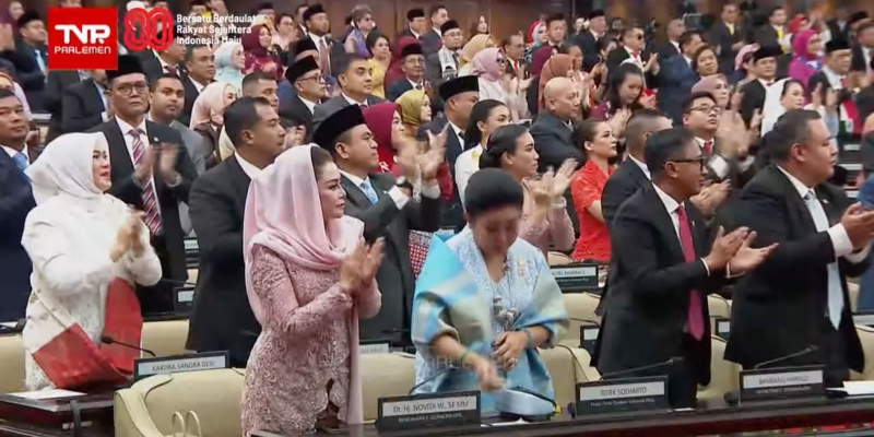 Titiek Soeharto Terharu Nonton Tayangan Capaian Prabowo