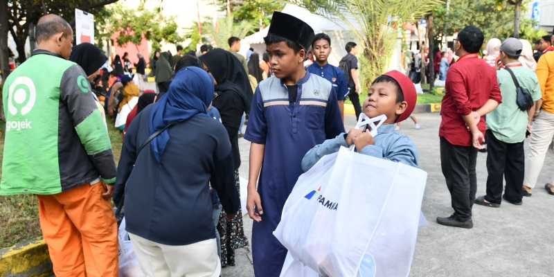 Antusiasme Penerima Program Seribu Seragam Sekolah Bersama Pertamina