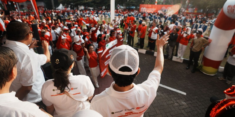 Menag dan Tokoh Lintas Agama Ikuti Gerak Jalan Kerukunan