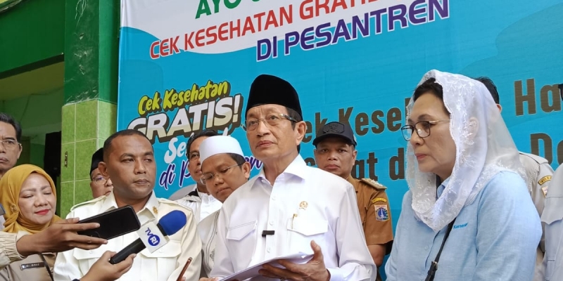 Menag Tinjau Langsung Program Cek Kesehatan Gratis di Pesantren