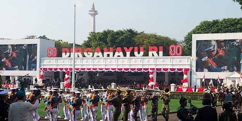 Prosesi Kirab Bendera Pusaka dan Teks Proklamasi dari Monas ke Istana