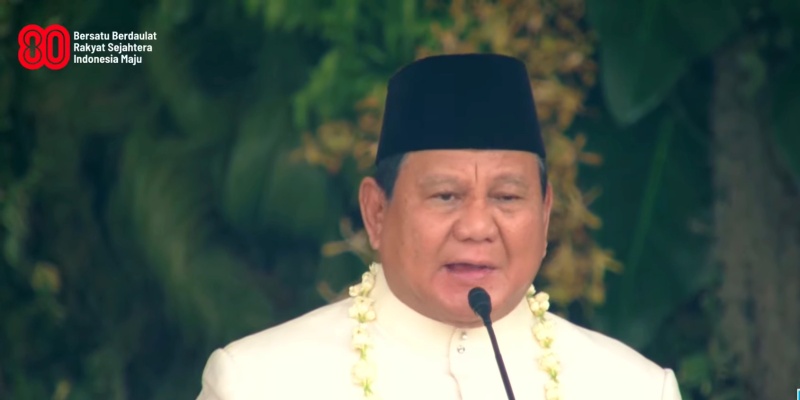 Prabowo Lantang Baca Teks Proklamasi