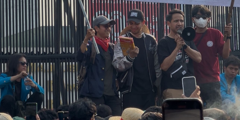 Jovial-Andovi Lopez Ikut Orasi di Gedung DPR