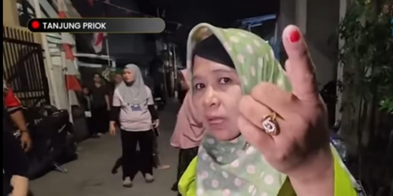 Emak-emak Usir Massa Penjarah Rumah Sahroni