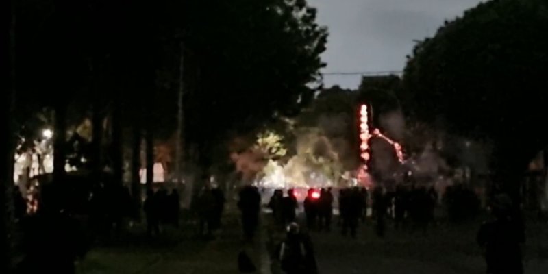 Massa Rusak Gedung di Dekat Mako Brimob Kwitang