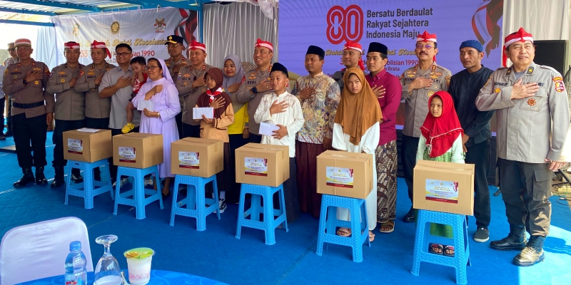Warga Sayung Sambut Hangat Bakti Sosial Alumni Akpol 90