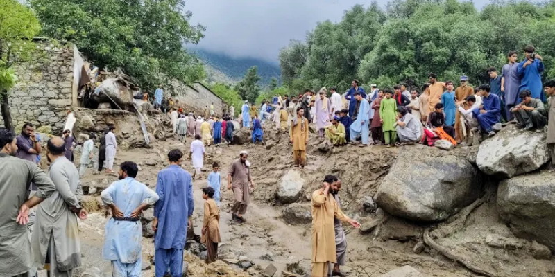 Banjir Bandang Pakistan Tewaskan Ratusan Orang