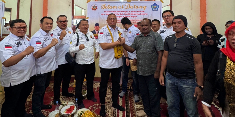 IKM Salurkan Bantuan untuk Perantau Terdampak Ricuh Yalimo