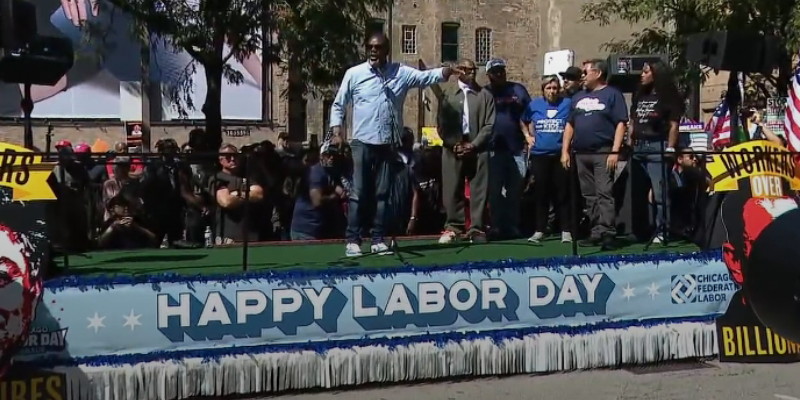 Ribuan Warga Chicago Demo Tolak Militer Masuk Kota
