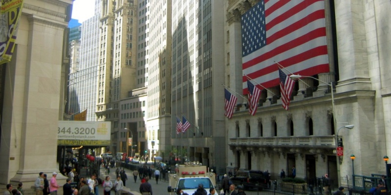 Tiga Indeks Utama Wall Street Pecah Rekor