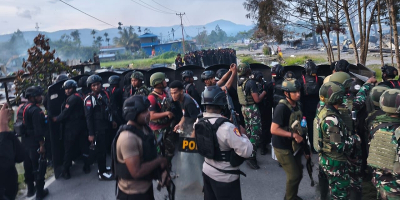 Enam Prajurit TNI AD Dievakuasi dari Kerusuhan Yalimo, Tiga Luka Berat