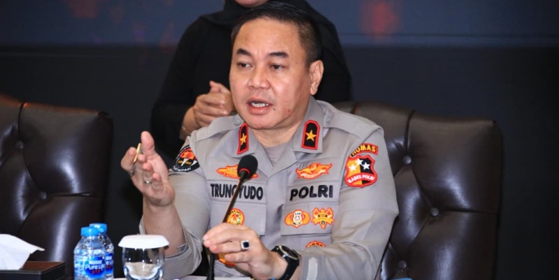 Polda Jatim Balikin 39 Buku Milik Tersangka Kerusuhan