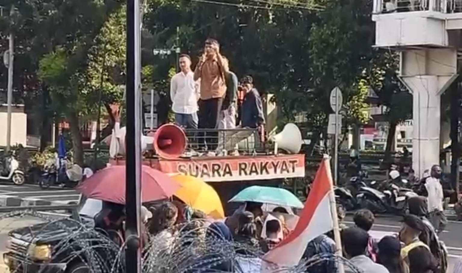 Demonstran: Tangkap Menpora Dito Ariotedjo<i>!</i>