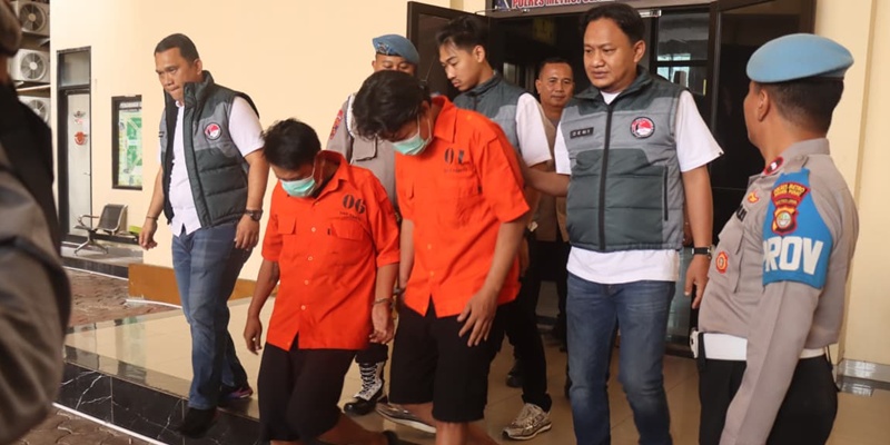 Polisi Tangkap Dua Pria Pengedar 53 Kilogram Ganja di Cakung