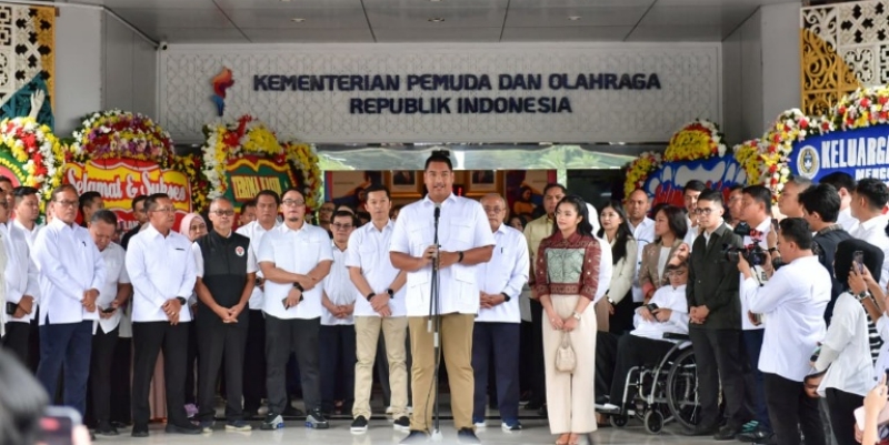 Dito Ariotedjo Senggol Ijazah Erick Thohir di Depan Roy Suryo