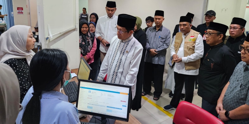 Menag Jenguk Korban Bangunan Majelis Taklim Ambruk