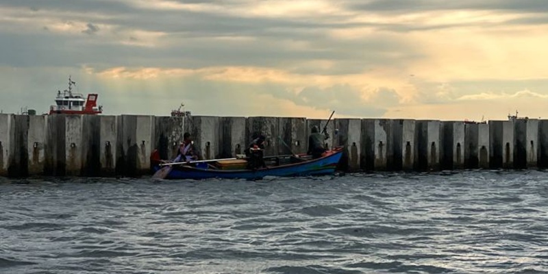 Tanggul Beton Cilincing Abaikan Putusan MK dan Ancam Pesisir