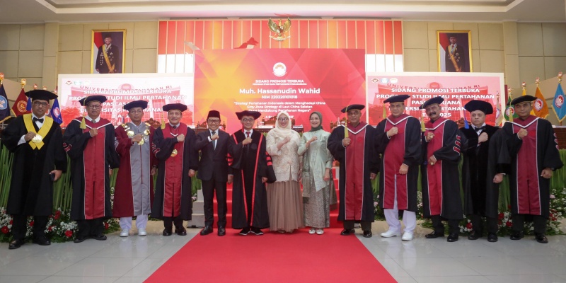 Cak Imin Bangga Sekjen PKB Lulus Doktor di UNHAN