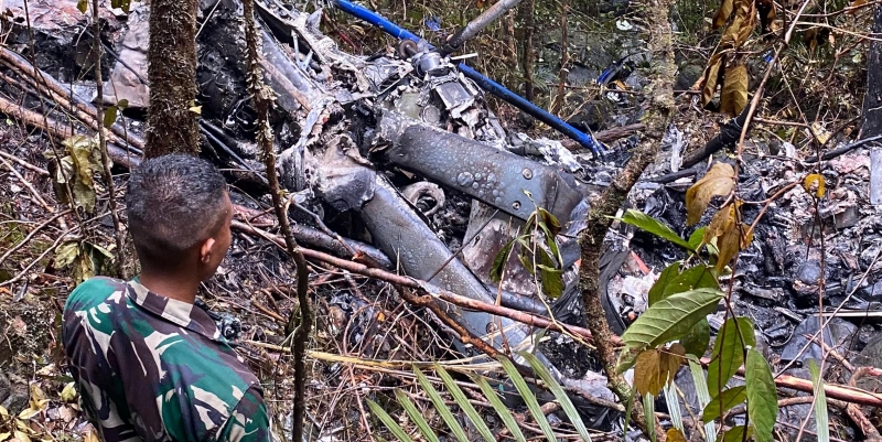 Helikopter Ludes Terbakar