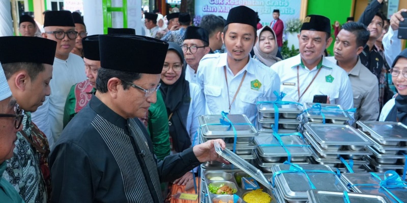 Menag Klaim MBG Bikin Santri Semangat Belajar