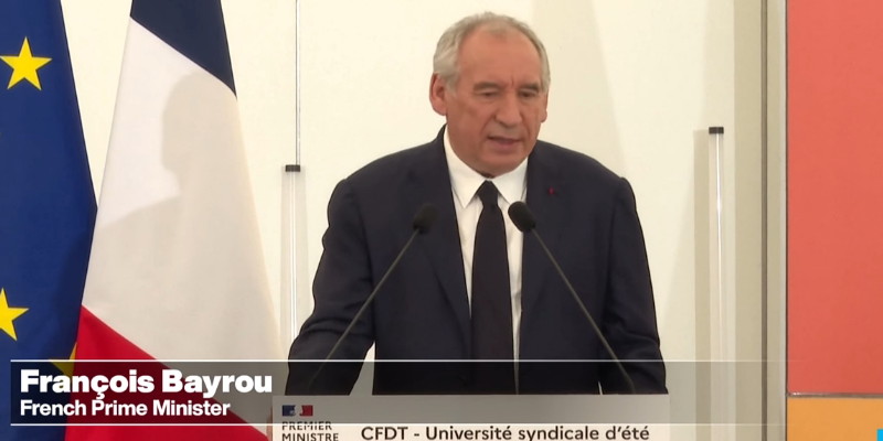 Kalah dalam Mosi Tidak Percaya, Bayrou Dilengserkan