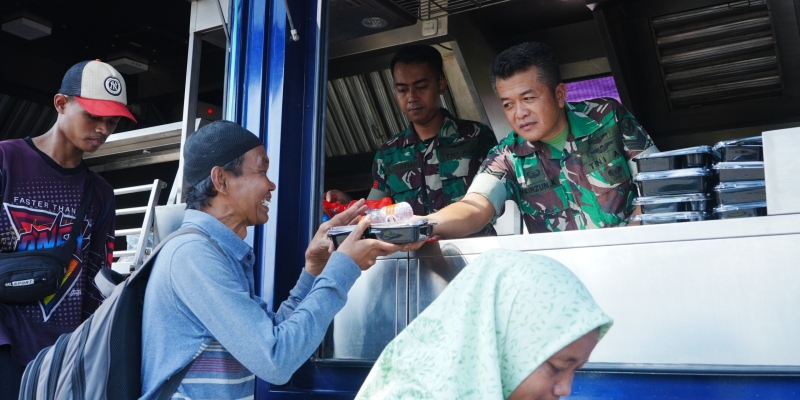 Makan Gratis di Monas